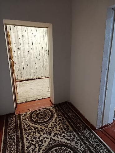 Недвижимость: Сдаю девушке одну комнату в большом частном доме условия имеются В — 2