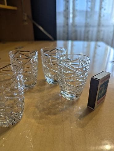 Набор миниатюрных рюмок и кружек из хрусталя с гранёным узором — 3