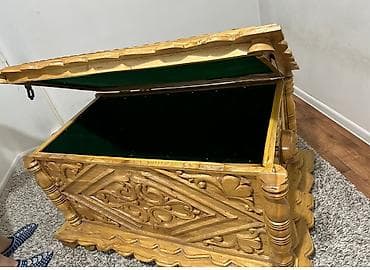 резной сундук: Продаю сундук!
Ручная работа!
Материал- ОРЕХ!!! — 2