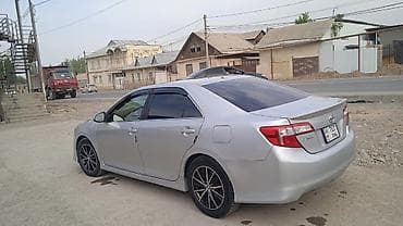 есть варианты: Toyota Camry: 2014 г., 2.5 л, Автомат, Бензин, Седан — 5