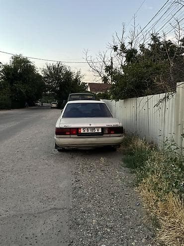 Транспорт: Toyota Camry: 1989 г., Бензин, Седан — 7
