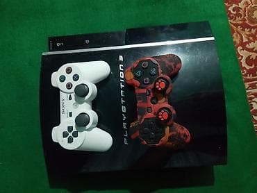 Игровая консоль Sony PlayStation 3 (PS3) с двумя беспроводными
