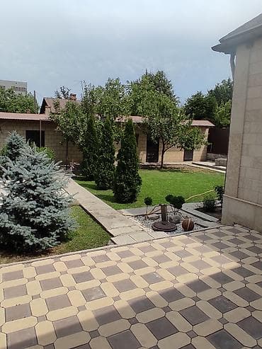 Кыймылсыз мүлк: Продаётся частный дом с ухоженным двором и благоустроенной — 2