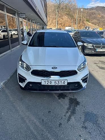 Kia K3: 2019 г., 1.6 л, Вариатор, Бензин, Седан at lalafo.kg Kia K3: 2019 г., 1.6 л, Вариатор, Бензин, Седан