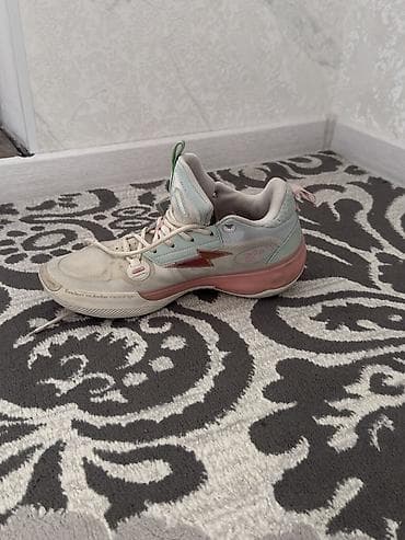 lining wade: Баскетбольные кроссовки Li-Ning Way of Wade 10(WOW, логотип WoW на — 2