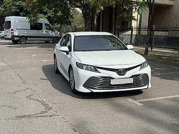 Транспорт: Toyota Camry: 2018 г., 2.5 л, Автомат, Бензин — 1
