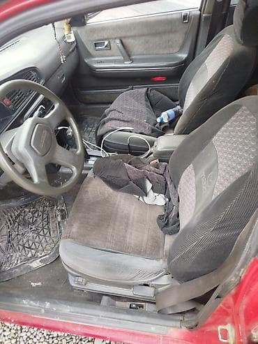 кийа машина: Mazda 626: 1989 г., 2 л, Автомат, Бензин, Седан — 3