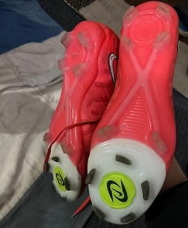 ботасы бу: Футбольные бутсы Nike Phantom GT Хорошее состояние, без шнурков Размер — 3