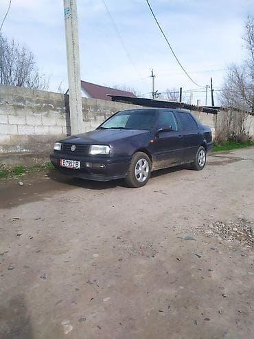Volkswagen: Volkswagen Vento: 1993 г., 1.8 л, Механика, Бензин, Седан — 2