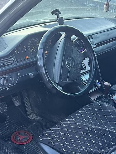 годф 4: Mercedes-Benz E-Class: 1994 г., 2 л, Ручные, Бензин, Седан — 3