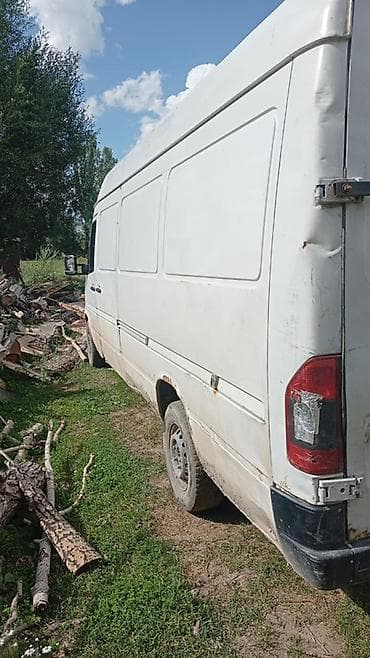 Грузовик, Mercedes-Benz, Стандарт, 4 т, Б/у at lalafo.kg Грузовик, Mercedes-Benz, Стандарт, 4 т, Б/у