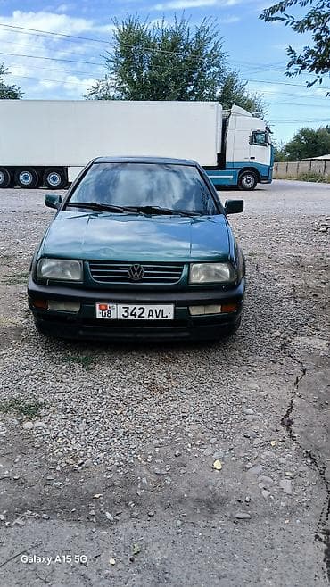 караб: Volkswagen Vento: 1994 г., 1.8 л, Механика, Бензин, Седан — 1