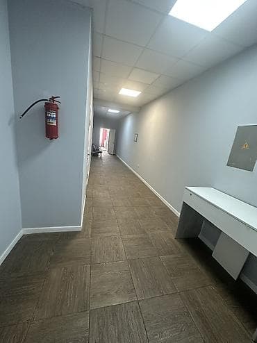 с отдельным входом: Аренда офисов, 37 м², В административном здании, С видом на горы, 1 линия, С отдельным входом — 6