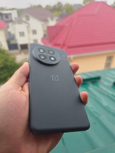 прошитая: OnePlus 13, Б/у, 1 ТБ, цвет - Черный, eSIM, 2 SIM — 2