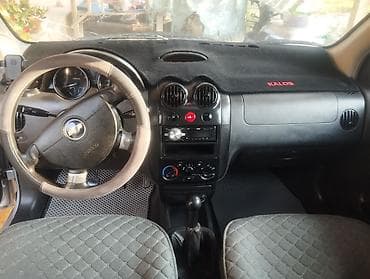 small car: Chevrolet Aveo: 2008 г., 1.2 л, Механика, Бензин, Хэтчбэк — 3