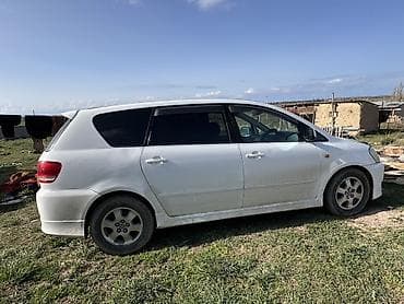 фура volvo: Toyota Ipsum: 2003 г., 2.4 л, Автомат, Бензин, Минивэн — 3