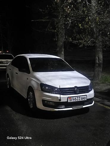 Volkswagen Polo: 2015 г., 1.6 л, Механика, Бензин, Седан