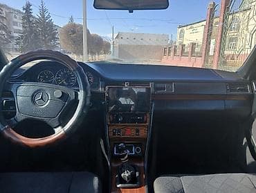 арзан матиз 1: Mercedes-Benz W124: 1993 г., 2 л, Кол менен иштөөчү, Бензин, Седан — 9