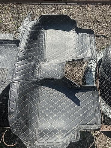 продаю бутка: 3D Экокожа Полики Для салона Chevrolet, цвет - Черный, Б/у, Бесплатная доставка, Платная доставка, Самовывоз — 4