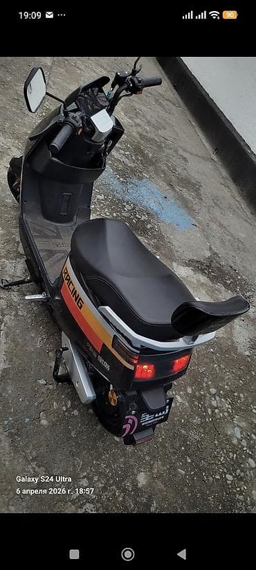 с большим баком: Электроскутер (ретро-угловой дизайн «Racing») - Тип: электрический — 1