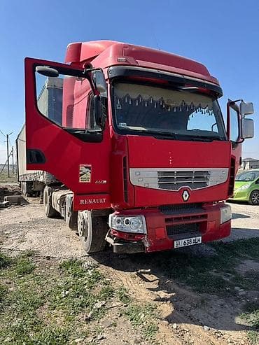 полка е34: Тягач, Renault, 2012 г., Шторный — 1