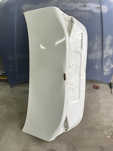 corolla runx: Крышка багажника Toyota, Оригинал — 1
