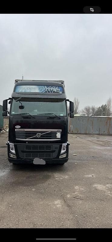 Тягач, Volvo, 2011 г., Тентованный