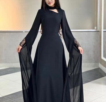 платья: Черное приталенное платье в пол. - Силуэт: приталенный, вытягивает — 2