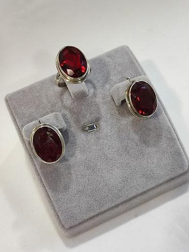 Серебряный Комплект с камнями Гранат Производитель Индия Серебро 925