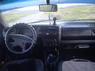 Volkswagen Vento: 1993 г., 1.8 л, Кол менен иштөөчү, Седан — 2
