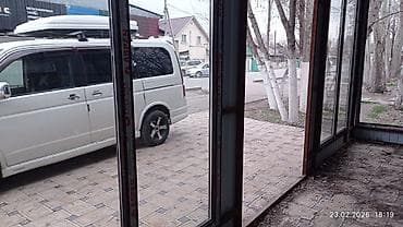 ищу место: Сдаю коммерческое помещение на долгий срок высота потолка 3,80 рядом — 3