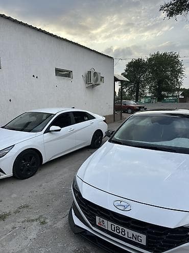 mers 212: Hyundai Avante: 2022 г., 1.6 л, Гибрид, Седан — 2