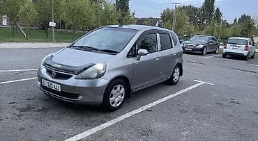 Продажа авто: Honda Fit: 2004 г., 1.3 л, Вариатор, Бензин, Хэтчбэк — 2