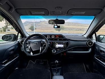 тойота приус с: Toyota Prius C: 2016 г., 1.5 л, Гибрид, Хэтчбэк — 7