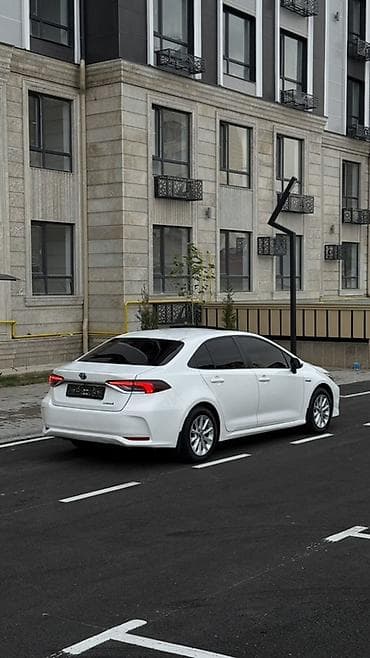 dio 27: Toyota Corolla: 2022 г., 1.8 л, Вариатор, Гибрид, Седан — 4