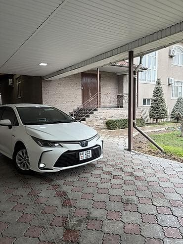 crown 2018: Toyota Corolla: 2019 г., 1.8 л, Вариатор, Гибрид, Седан — 2