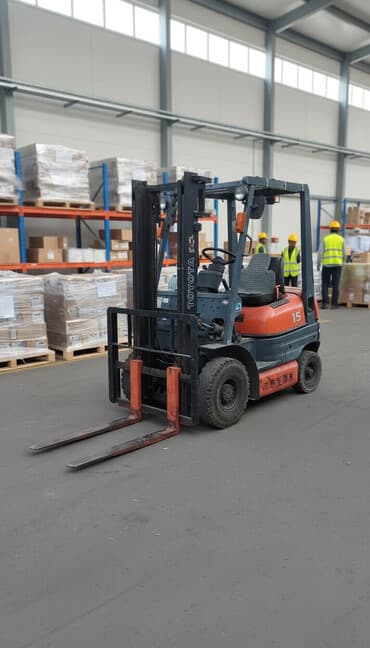 Погрузчик, Toyota, 2009 г., Колесный, Вилочный at lalafo.kg Погрузчик, Toyota, 2009 г., Колесный, Вилочный