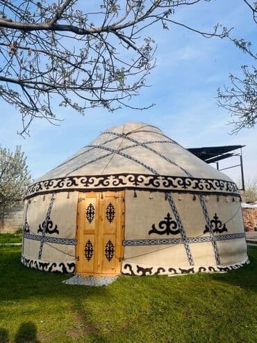 Аренда юрты, Каркас Деревянный, 75 баш, С полом, Стол, Стулья
