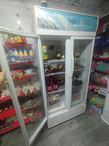 холодильное: Бу Торговый холодильный шкаф AVEST с двумя стеклянными дверями. - — 1