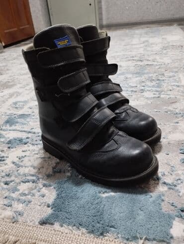 Угги: Ортопедическая обувь,кожа натуральная . В хорошем состоянии,покупали — 2