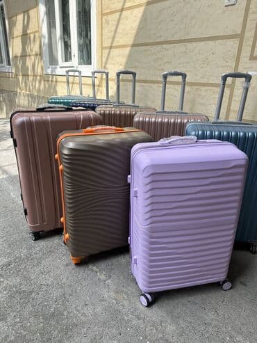 продам чемодан: Чемодан, Новый, Материал: Пластик, Средний (40 - 70 л), Вращающиеся колеса на 360°, Кодовый замок, С выдвижной ручкой — 3