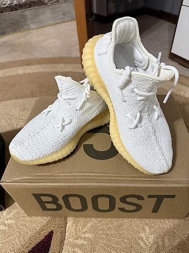 yeezy boost 350 v2: Кроссовки, 35.5, Adidas, Б/у, цвет - Белый — 1