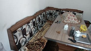 Кухонные мягкие уголки: Кухонный мягкий уголок, Б/у, ЛДСП, цвет - Коричневый — 1