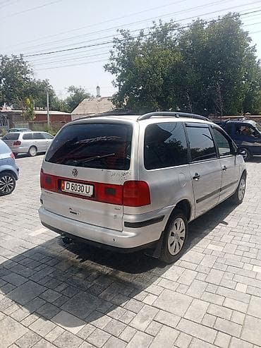 ижара машина: Volkswagen Sharan: 2001 г., 2 л, Кол менен иштөөчү, Бензин, Вэн/Минивэн — 9