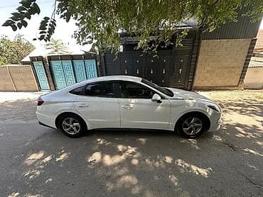 byd e2 2023: Hyundai Sonata: 2022 г., Газ, Лифтбек — 3