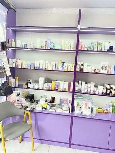 Личные вещи: Срочно продаю полку с подсветкой ✨ От потолка до пола — стильное и — 4