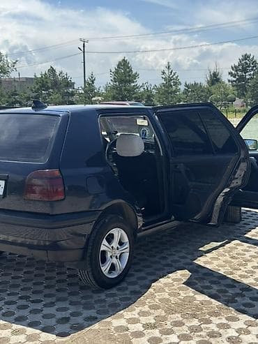 nardo grey: Volkswagen Golf: 1993 г., 1.8 л, Механика, Бензин, Хэтчбэк — 4
