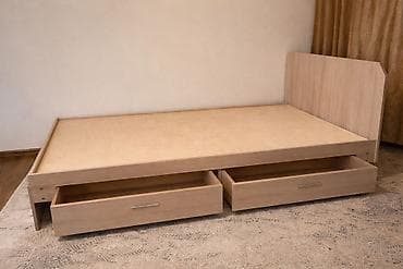 Двуспальная кровать, Б/у, С ящиком для хранения, длина - 190 см