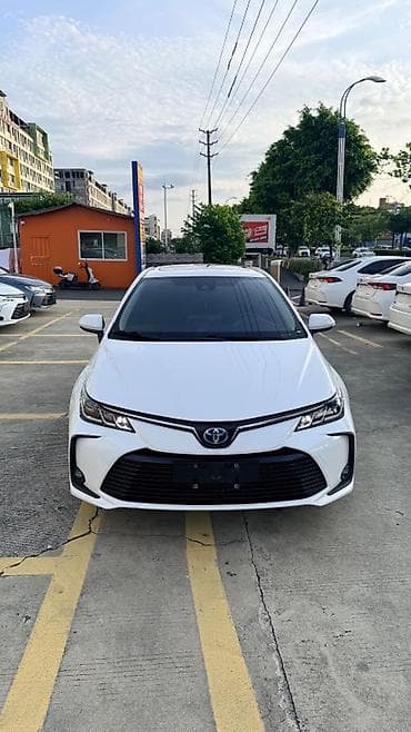 Toyota Corolla: 2022 г., 1.8 л, Автомат, Гибрид, Седан