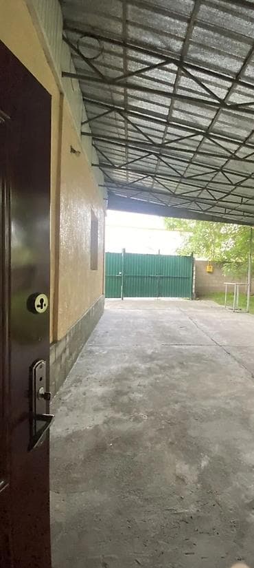 район бгу: 67 м², 4 комнаты, Парковка, Забор, огорожен — 1